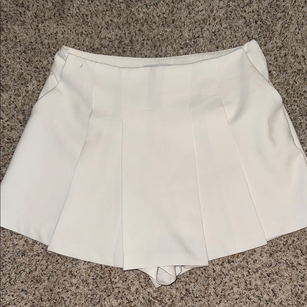 Elegant White Women's Skort from Vici